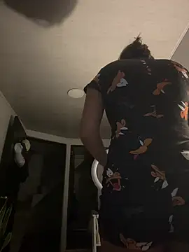 Snapshot of RachelWeisz_ chatting on February 2026 10:21:02 AM RachelWeisz online show from February 2026 10:21:02 AM