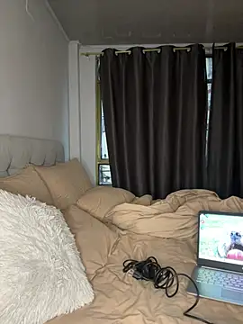 Snapshot of RachelWeisz_ chatting on February 2026 11:18:01 AM RachelWeisz online show from February 2026 11:18:01 AM