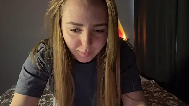 Snapshot of Reyleys chatting on February 2026 09:05:01 AM Reyleys online show from February 2026 09:05:01 AM