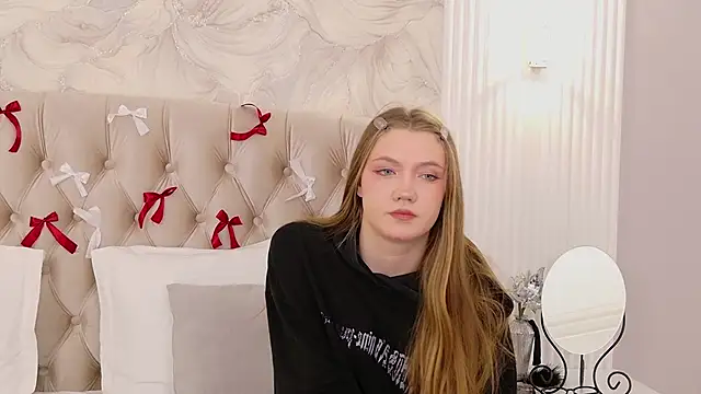 StacyHicks online show from February 2026 03:19:01 PM