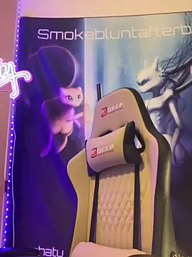 Snapshot of Smokebluntafterblunt chatting on February 2026 12:25:01 PM Smokebluntafterblunt online show from February 2026 12:25:01 PM