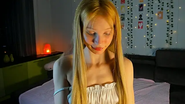 Kiracute18 online show from April 2026 04:16:01 PM