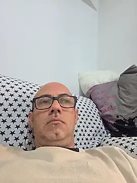 Snapshot of pareja47 chatting on May 2026 08:44:01 AM pareja47 online show from May 2026 08:44:01 AM