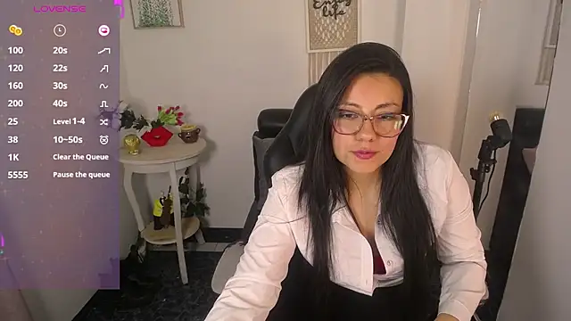 QueenRose94 online show from April 2026 01:14:01 PM