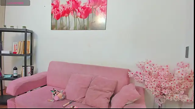 Snapshot of Kitty_f00x chatting on June 2026 01:36:01 PM Kitty f00x online show from June 2026 01:36:01 PM