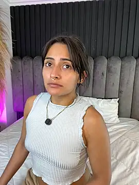 Nanda vixen  online show from April 2026 11:46:02 PM