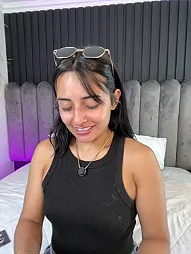 Nanda vixen  online show from April 2026 11:47:02 PM