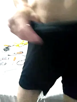 Snapshot of Luan_vaosefoder chatting on March 2026 05:45:01 AM Luan vaosefoder online show from March 2026 05:45:01 AM