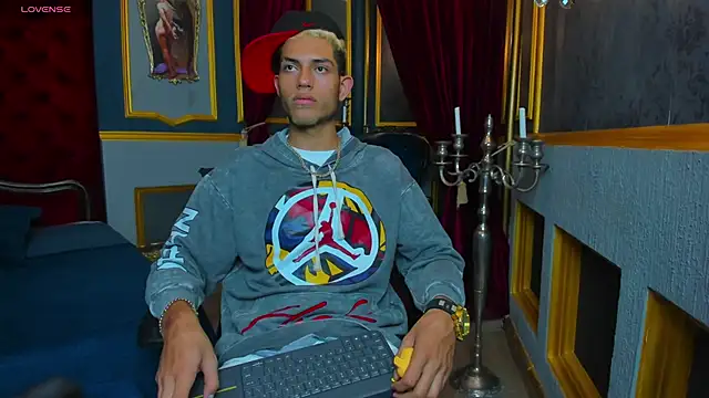 ItsZairen online show from March 2026 06:28:02 AM