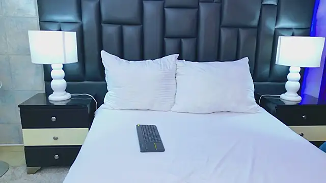 LaurenHazell online show from April 2026 03:28:01 AM