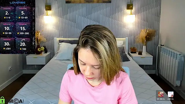 Snapshot of Mini_Allice chatting on March 2026 01:12:02 AM Mini Allice online show from March 2026 01:12:02 AM