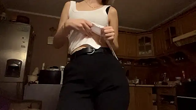 Snapshot of CharmingBlonde chatting on March 2026 06:14:01 PM CharmingBlonde online show from March 2026 06:14:01 PM