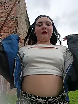 Yulska online show from April 2026 07:08:01 PM