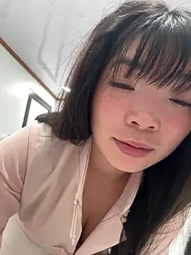 cuty lusy online show from February 2026 11:27:02 PM