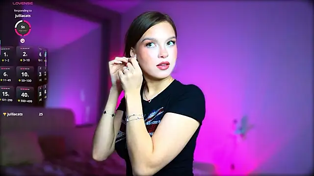 littlejoyss online show from February 2026 06:18:01 PM