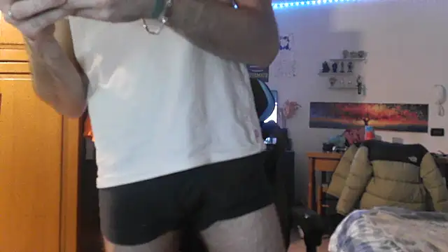 Snapshot of maestroboris95 chatting on March 2026 09:17:01 PM maestroboris95 online show from March 2026 09:17:01 PM