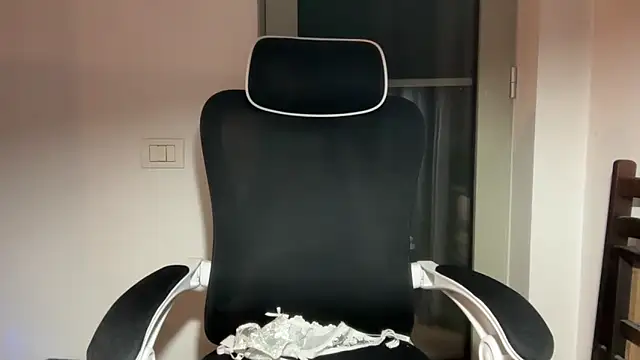 minniebunnyyy online show from March 2026 10:49:01 PM