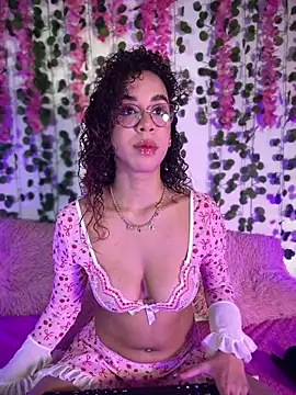 Woo isDaphne online show from February 2026 11:05:02 PM