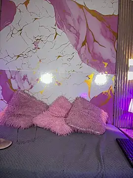 Woo isDaphne online show from April 2026 10:59:01 PM