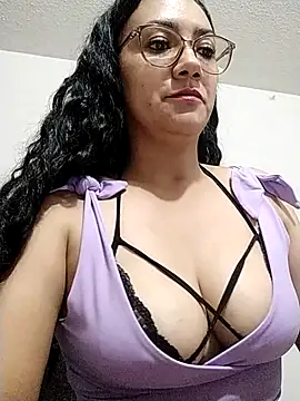 Snapshot of Salma-sweet chatting on March 2026 02:17:02 AM Salma-sweet online show from March 2026 02:17:02 AM