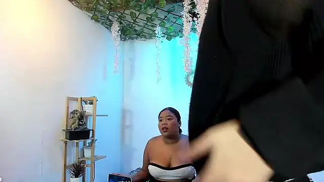 Snapshot of Lizeth_hot2002 chatting on February 2026 01:26:02 AM Lizeth hot2002 online show from February 2026 01:26:02 AM