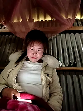 Snapshot of Yiyoongg chatting on February 2026 02:08:02 AM Yiyoongg online show from February 2026 02:08:02 AM