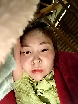 Snapshot of Yiyoongg chatting on February 2026 02:29:01 AM Yiyoongg online show from February 2026 02:29:01 AM