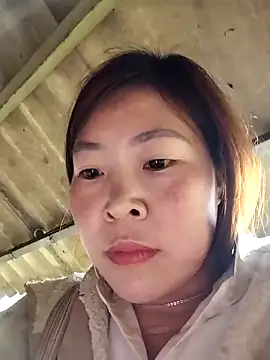 Snapshot of Yiyoongg chatting on February 2026 01:15:02 AM Yiyoongg online show from February 2026 01:15:02 AM