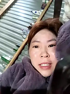 Yiyoongg online show from April 2026 12:30:02 AM