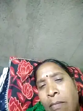 Snapshot of Loomaraj chatting on February 2026 04:05:02 PM Loomaraj online show from February 2026 04:05:02 PM