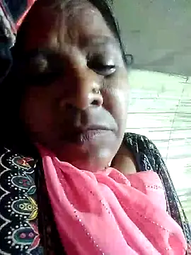 Snapshot of Loomaraj chatting on February 2026 08:42:02 PM Loomaraj online show from February 2026 08:42:02 PM