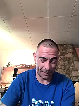 Snapshot of Erchipi chatting on May 2026 06:15:02 PM Erchipi online show from May 2026 06:15:02 PM