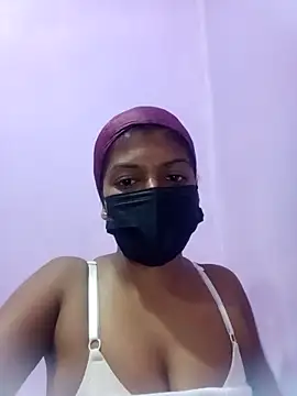 Malee S online show from April 2026 03:28:01 PM