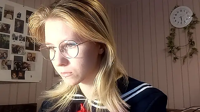 Snapshot of RunawayBr1de chatting on February 2026 02:24:02 PM RunawayBr1de online show from February 2026 02:24:02 PM