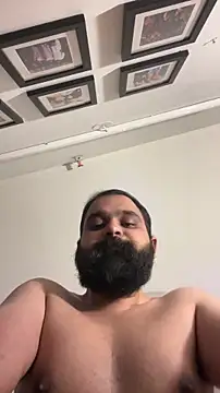 beerboy2222 online show from May 2026 07:10:01 PM