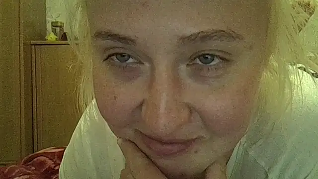 Snapshot of CurvyWild_Lady30 chatting on May 2026 05:53:02 PM CurvyWild Lady30 online show from May 2026 05:53:02 PM
