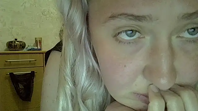 Snapshot of CurvyWild_Lady30 chatting on May 2026 06:38:01 PM CurvyWild Lady30 online show from May 2026 06:38:01 PM