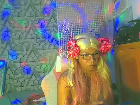 Snapshot of shopiaxox1 chatting on February 2026 01:07:01 PM shopiaxox1 online show from February 2026 01:07:01 PM