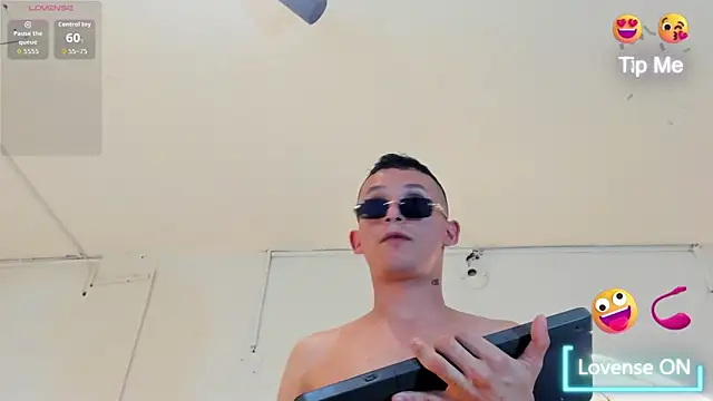 Isaak 26 online show from March 2026 11:06:01 PM