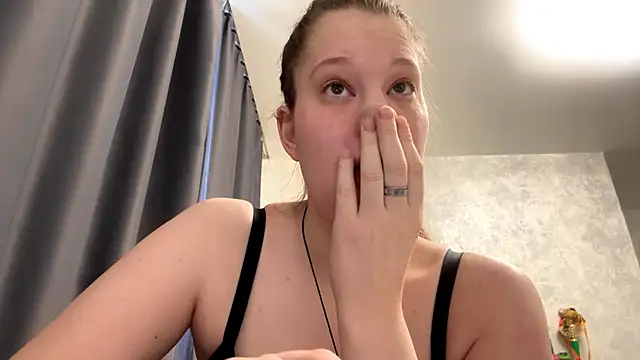 Snapshot of Lunexia_Kysstoria chatting on February 2026 04:21:02 AM Lunexia Kysstoria online show from February 2026 04:21:02 AM