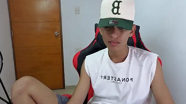 Niklausxxx online show from February 2026 10:33:01 PM