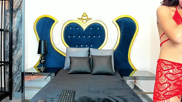 LinaSalazar online show from June 2026 07:15:02 PM