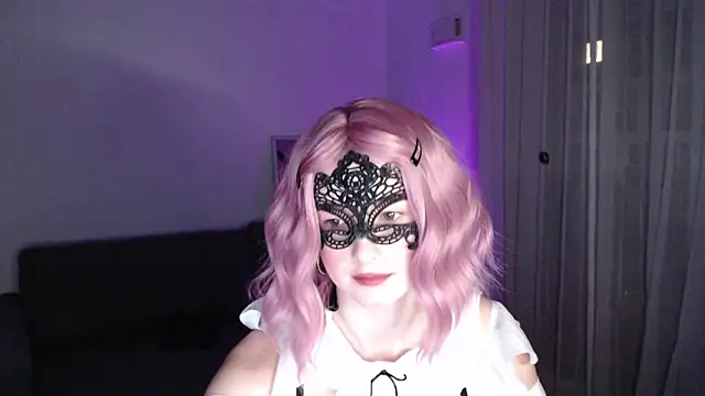 Snapshot of LunaXcherry chatting on February 2026 05:22:02 PM LunaXcherry online show from February 2026 05:22:02 PM