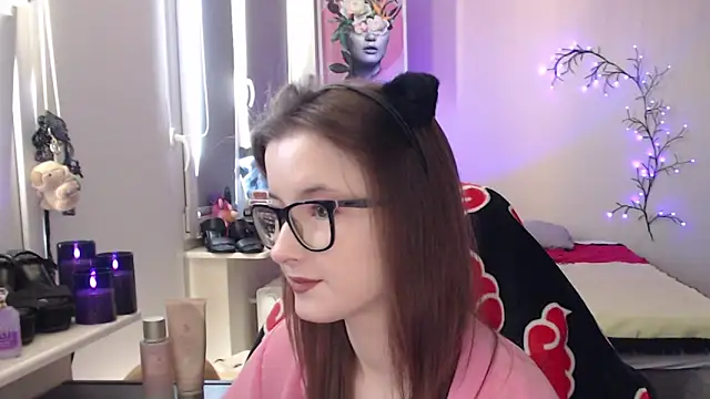 Snapshot of LunaXcherry chatting on May 2026 11:37:01 AM LunaXcherry online show from May 2026 11:37:01 AM