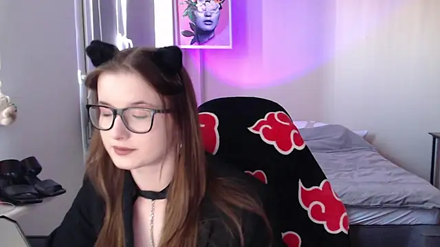 Snapshot of LunaXcherry chatting on May 2026 04:37:02 PM LunaXcherry online show from May 2026 04:37:02 PM