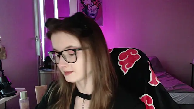Snapshot of LunaXcherry chatting on June 2026 04:51:02 PM LunaXcherry online show from June 2026 04:51:02 PM
