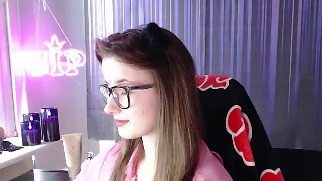 LunaXcherry online show from June 2026 11:13:01 AM