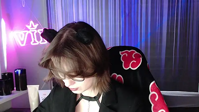 LunaXcherry online show from July 2026 04:42:02 PM
