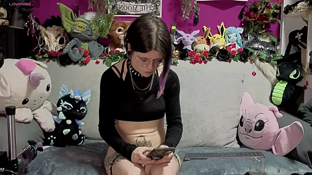 Snapshot of ViGothFox chatting on February 2026 09:02:01 PM ViGothFox online show from February 2026 09:02:01 PM