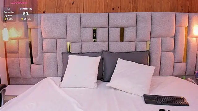 Nikky Red  online show from February 2026 03:57:02 AM